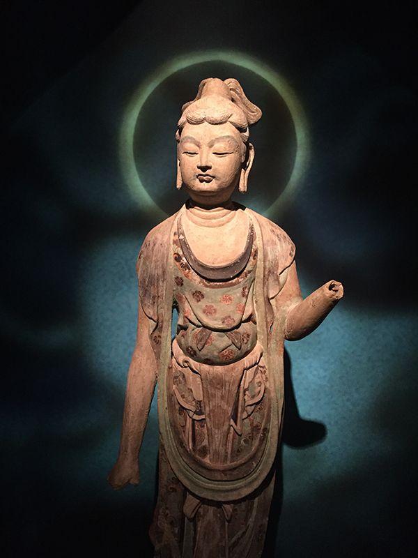 10. 是次敦煌展覽中的菩薩立像。(作者攝。2014冬)