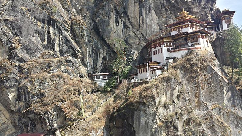 圖8－－虎穴寺Taktsang Monastery (Tiger's Nest)