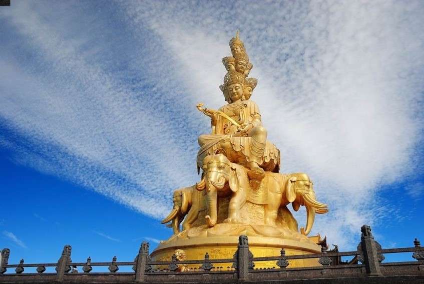 峨眉金頂有四大奇觀，據說這兩種常人難見，可遇不可求，那得要看你是否