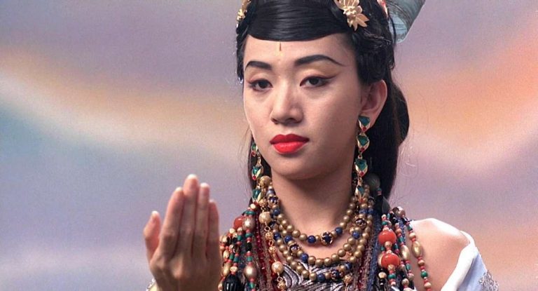 梅艷芳曾於杜琪峯執導的電影《濟公》（1993）中飾演觀音菩薩一角（圖：《濟公》劇照）