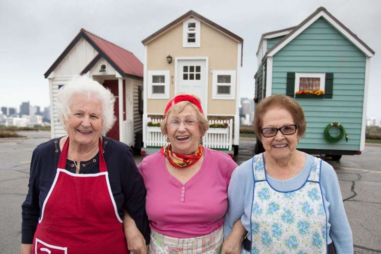 美國有不少退休長者支持「小房子運動」（圖：Tumbleweedhouses）