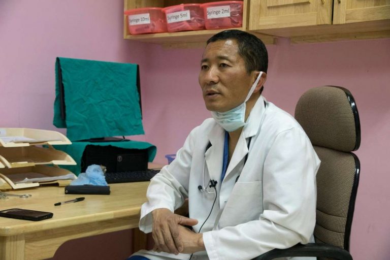 五十歲的不丹首相策林（Lotay Tshering）（圖：視覺中國）