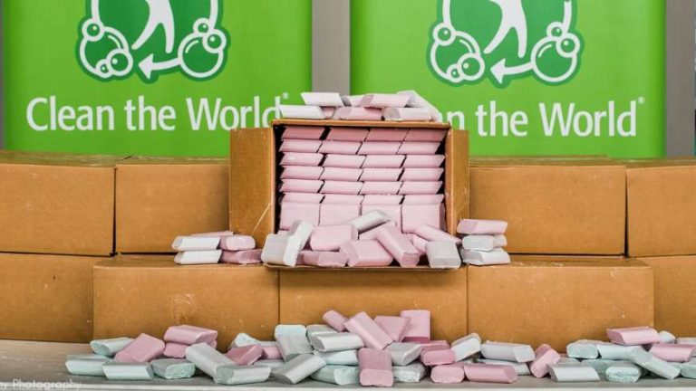 Hilton跟衛生組織Clean the World（潔世）合作，以十年時間回收逾7,000萬個肥皂（圖：Hilton）