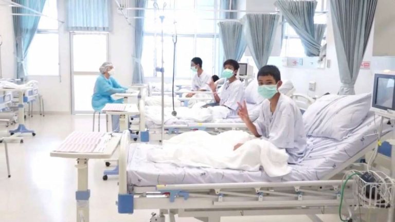 獲救少年的體重平均下降兩公斤，但整體來說健康狀況不錯（圖：路透社）