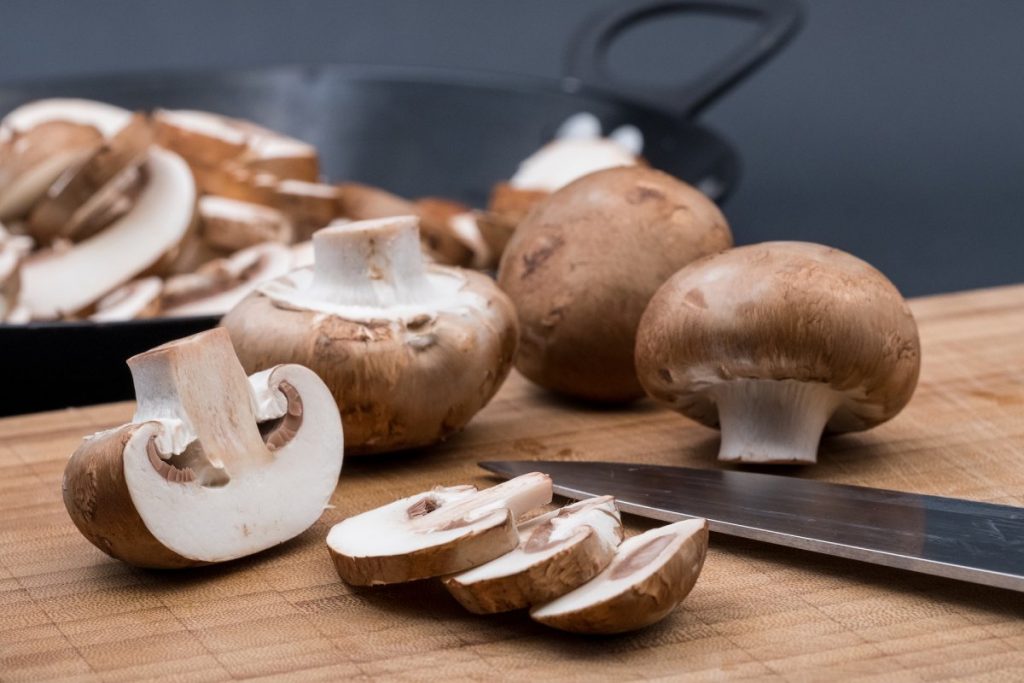 菇類含有麥角固醇（Ergosterol），經日照會生成維他命D2。（圖：Pixabay）