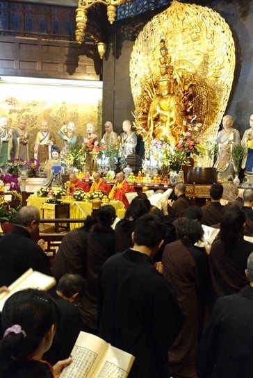 授戒法會由三位主法和尚主持,包括得戒和尚衍光法師、羯磨和尚定光法師、教授和尚寬濟法師。
