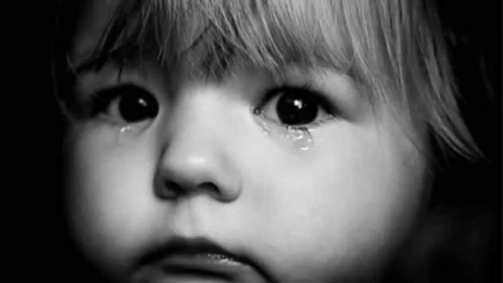 孩子受了傷或受了驚，他要哭，就讓他哭吧，這是他們的需要，也是對情緒的一種自然表達方式，千萬別壓抑它（圖：網上圖片）。