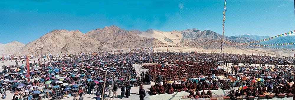 每隔十二年，會有數十萬人聚集在北印度喜瑪拉雅山區拉達克，參與長達一個月的「見即解脫」加持祈福活動。