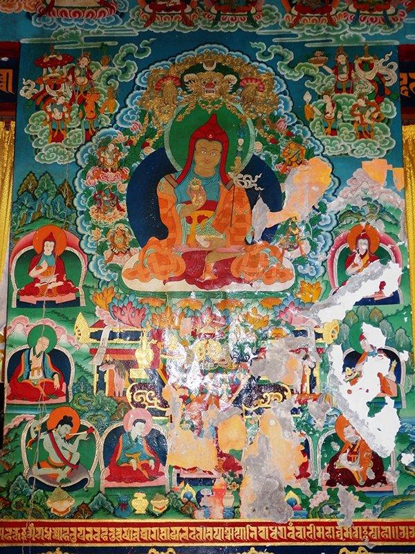 大殿內的寧瑪派祖師壁畫