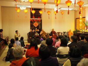 3月2日，國際著名的阿姜布拉姆禪師分享其2015年香港弘法之旅的第一場講座「碎片與和平」，全場座無虛設，阿姜大談和平之道。