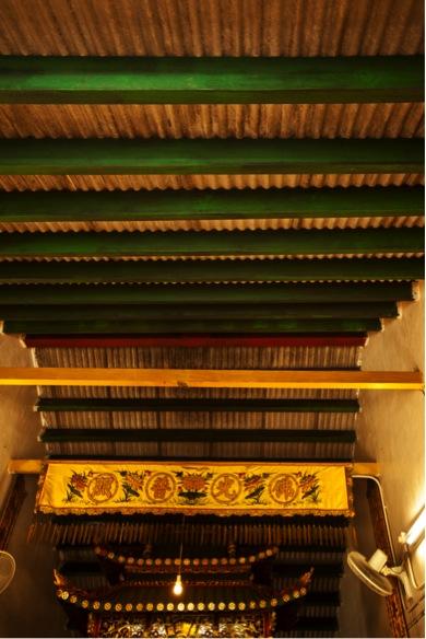 大覺寺的沿用木樑和磚瓦，建築充滿歷史感，相信已有百年歷史了。