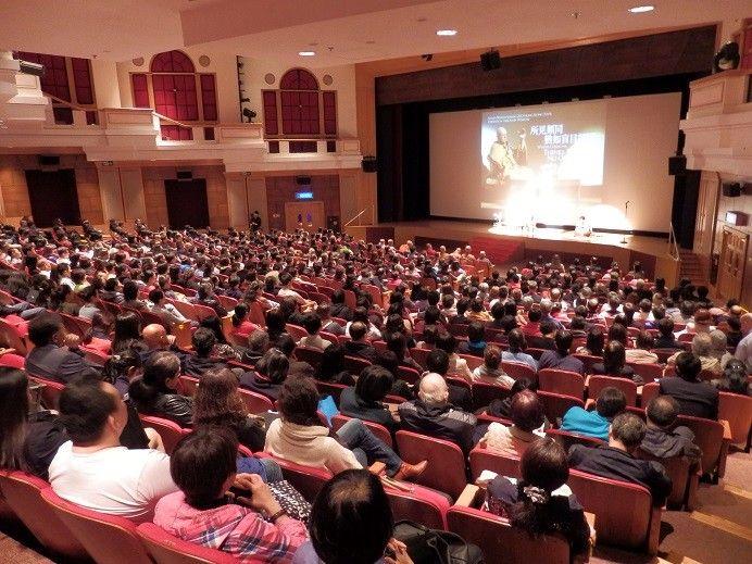 全場千餘座位幾近爆滿