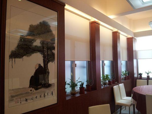 「福田培訓中心」佈置得窗明几淨，並掛上了衍陽法師的國畫。