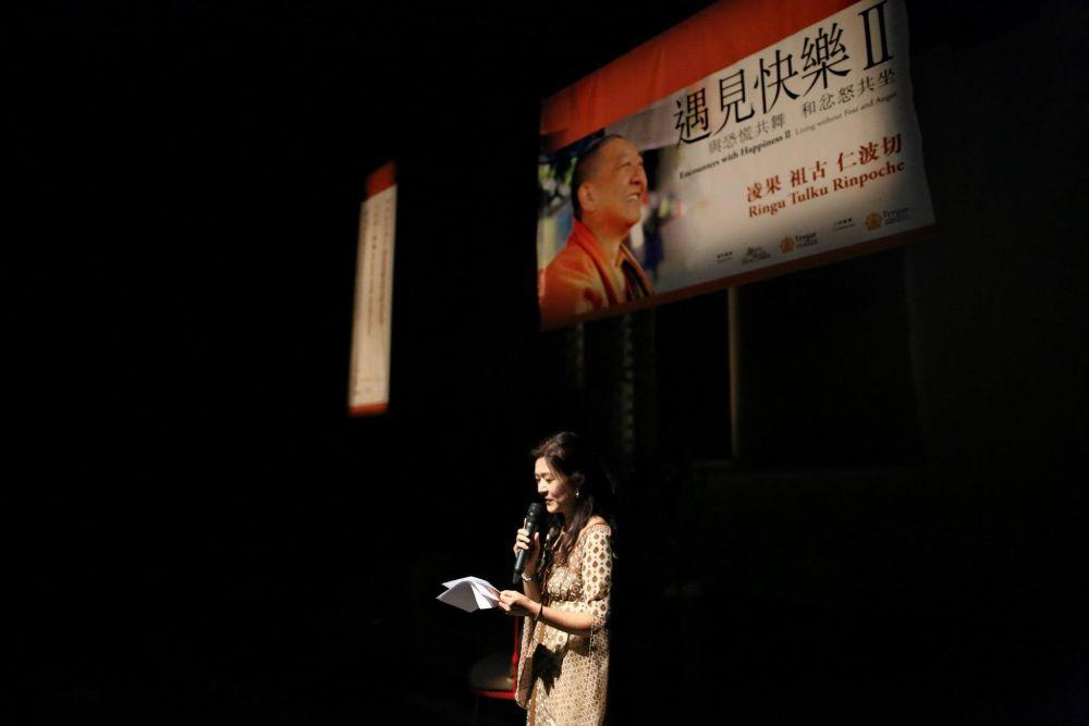 潘芳芳小姐一連三晚擔任司儀