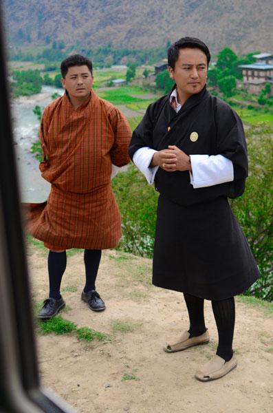 穿著傳統服裝的不丹人