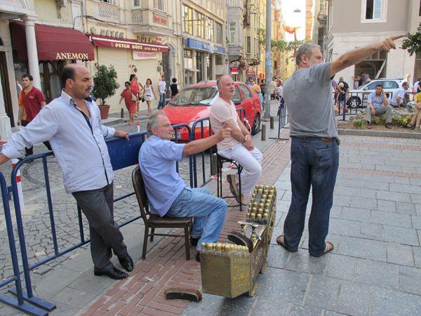 伊斯坦堡街頭刷鞋攤販