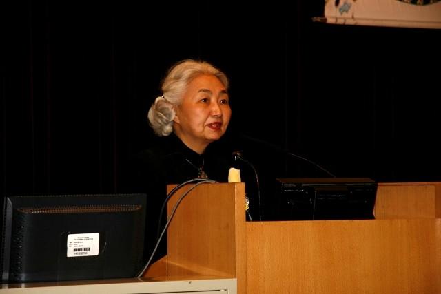 梁愛詩女士為首場講座作導言