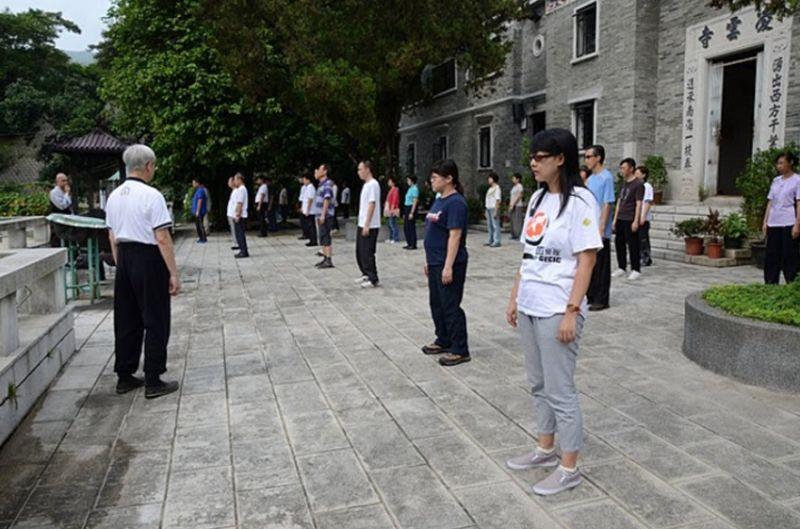 法鼓山香港分會在凌雲寺舉辦「感恩悅眾成長營」。法師特別准許所有香港法青都可以參加，而其他組別卻有名額限制！你看，大家多麼攝心，享受著禪悅。