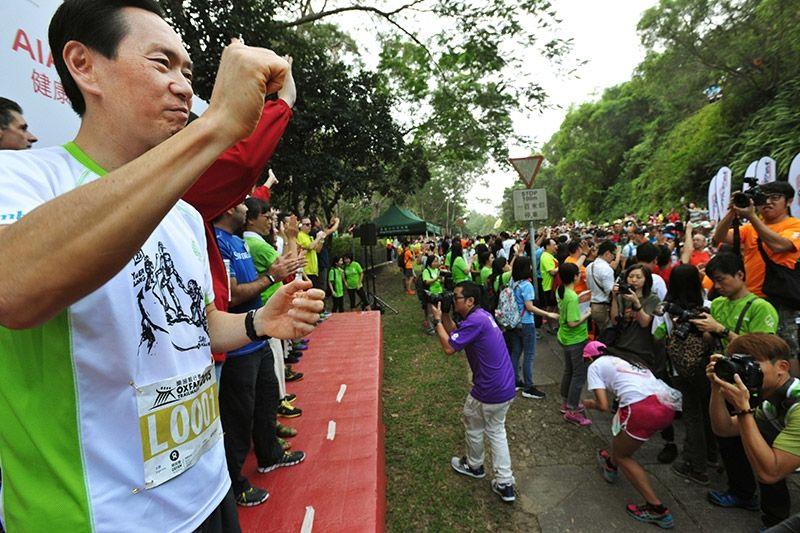 Bernard 一向勤做運動,又是樂施毅行者籌委會主席,每遇有關活動都大力支持。