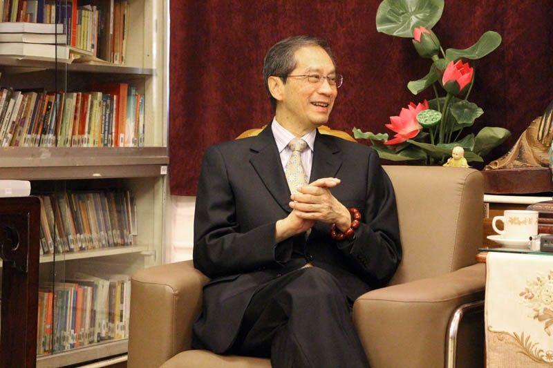 潘教授是香港理工大學的前任校長,更是著名的科學家,曾兩度獲瑞典皇家科學院邀請他,提名諾貝爾化學獎候選人。不說不知,原來他信佛已有二十多年,而且也是一位念佛人。