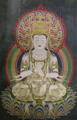 金剛峰寺藏鎌倉時代〈大日如來像〉，絹本著色，具「寬元二年（公元 1244年）、僧正實賢」款。