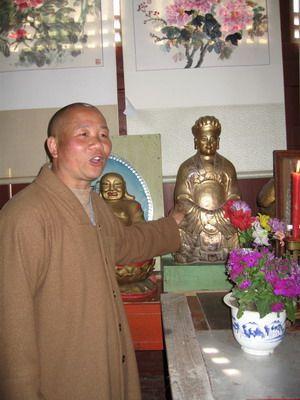 藍文卿捨盡家業護持雪峰寺，是雪峰初期開創的最大功德主，至今寺內仍供奉著藍文卿的雕像，藍氏家族也都被奉為貴賓。