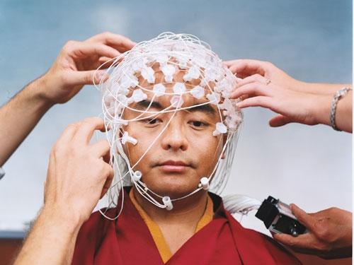 仁波切被驗出禪修時大腦快樂指數急升，獲《時代雜誌》及《國家地理雜誌》譽為「世上最快樂的人」