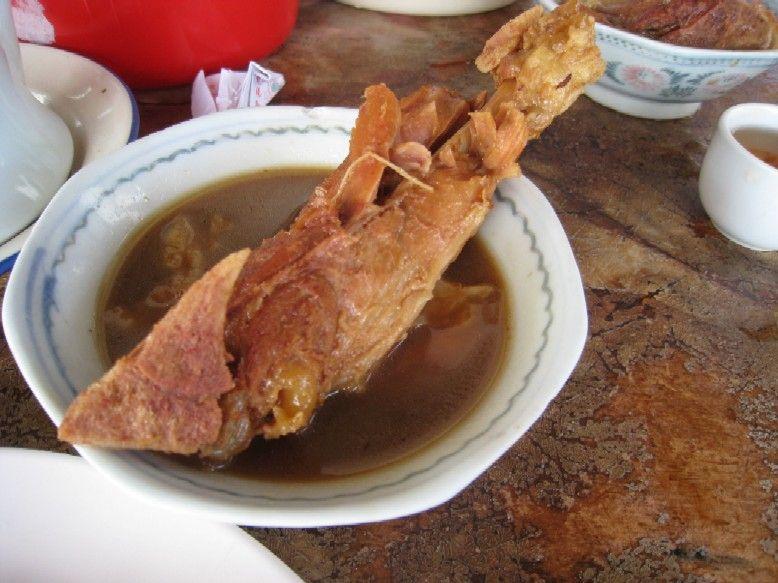 在馬來西亞品嚐地道的肉骨茶