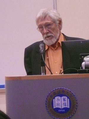 gary snyder,80 歲,思路清晰,談吐幽默。