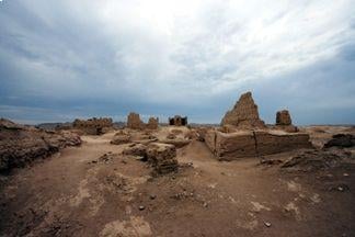 交河古城現貌。在公元前2世紀及5世纪中葉構建的,也是漢代車師人所建的「車師前國王庭」所在地,屬絲綢之路上的歷史名城。