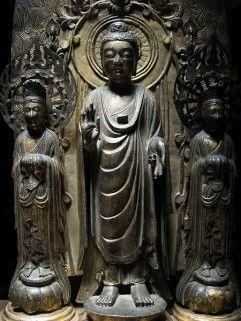 三國時期百濟的銅造如來及両脇侍立像，現藏於日本東京國立博物館