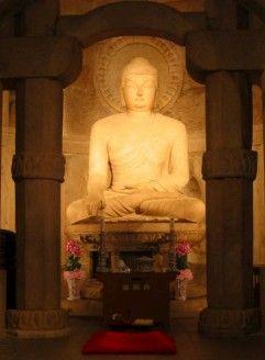 統一新羅時期石窟庵內的釋迦牟尼佛像