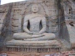 公元12世紀波隆納魯瓦王國時期在 Gal Vihariya 的佛像