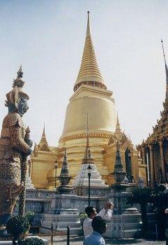 曼谷玉佛寺金色舍利佛塔