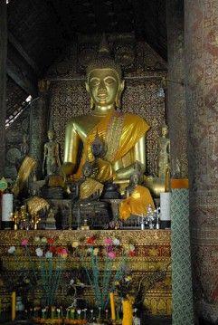 香通寺內的佛像