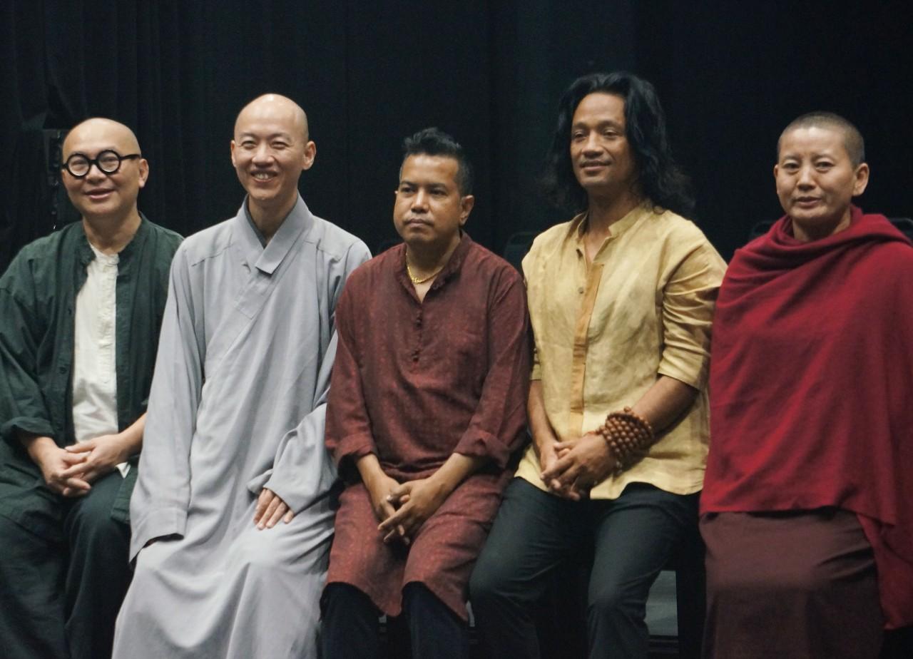 以音樂撫慰人心,以燭光燃亮黑暗:像母親一樣的瓊英卓瑪 以音樂撫慰人心,以燭光燃亮黑暗:像母親一樣的瓊英卓瑪
