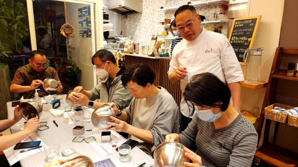 「精品朱古力工作坊」會教大家製作手工朱古力,還會介紹可可歷史文化。