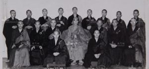 1952年4月21日,華南學佛院舉行第二屆課程開學典禮。暢懷法師(三排右一)為其中一位學僧。