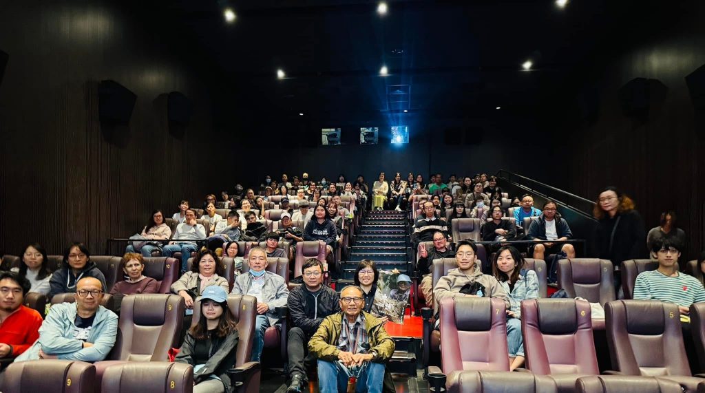 《木送》是韓潔瑤導演第二部紀錄片,歷時五年的心血結晶,入圍2024香港亞洲電影節,記錄了香港最後一間鎅木廠的重要歷史時刻。