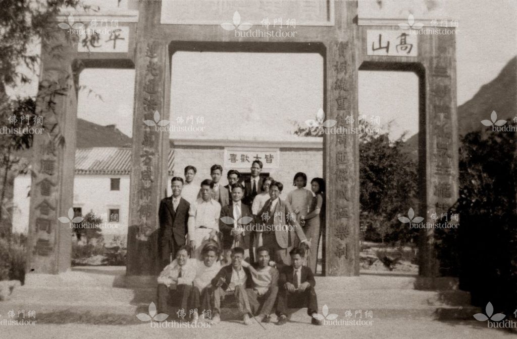 筏可大和尚接任住持後,築建「寶蓮禪寺」牌坊作山門。(黃佩佳後人提供)