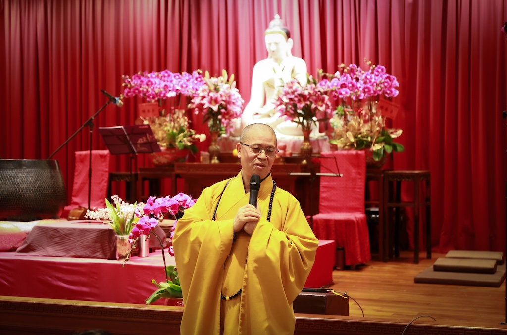 淨因法師風趣幽默，能深入淺出介紹各種禪法的特色，亦能指出它們的共通處。
