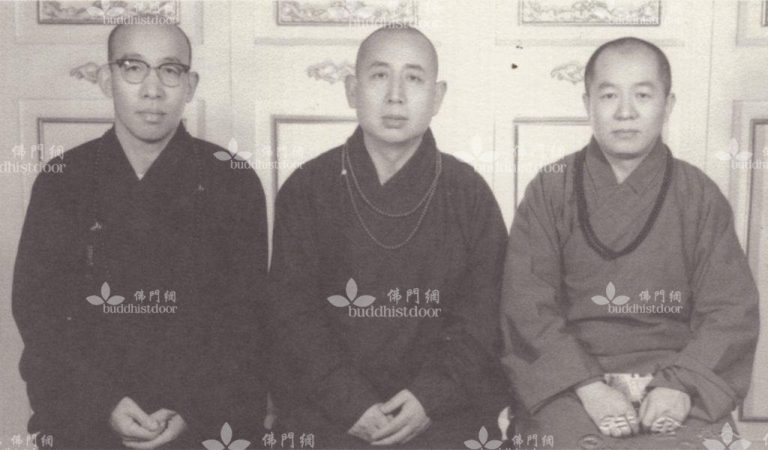 倡辦《香港佛教》的三位法師，分別是覺光法師（中）、松泉法師（左）、元果法師（右）。三位多年來以文化弘法的方式，廣播佛法種子，利益無數眾生。（照片由福慧精舍提供，特此鳴謝。）