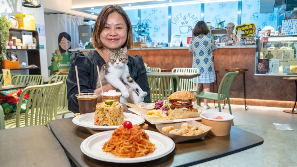 「Loft@GreenMaMa」店主Katrina既是愛貓之人,也是煮得之人。餐廳的素食餐單俱由她悉心設計,再交由團隊每日下廚烹調。