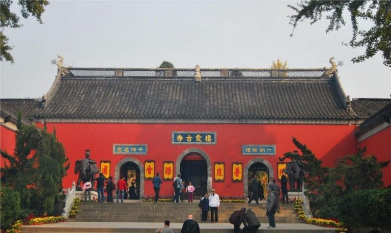 （網上圖片：今天的棲霞古寺）