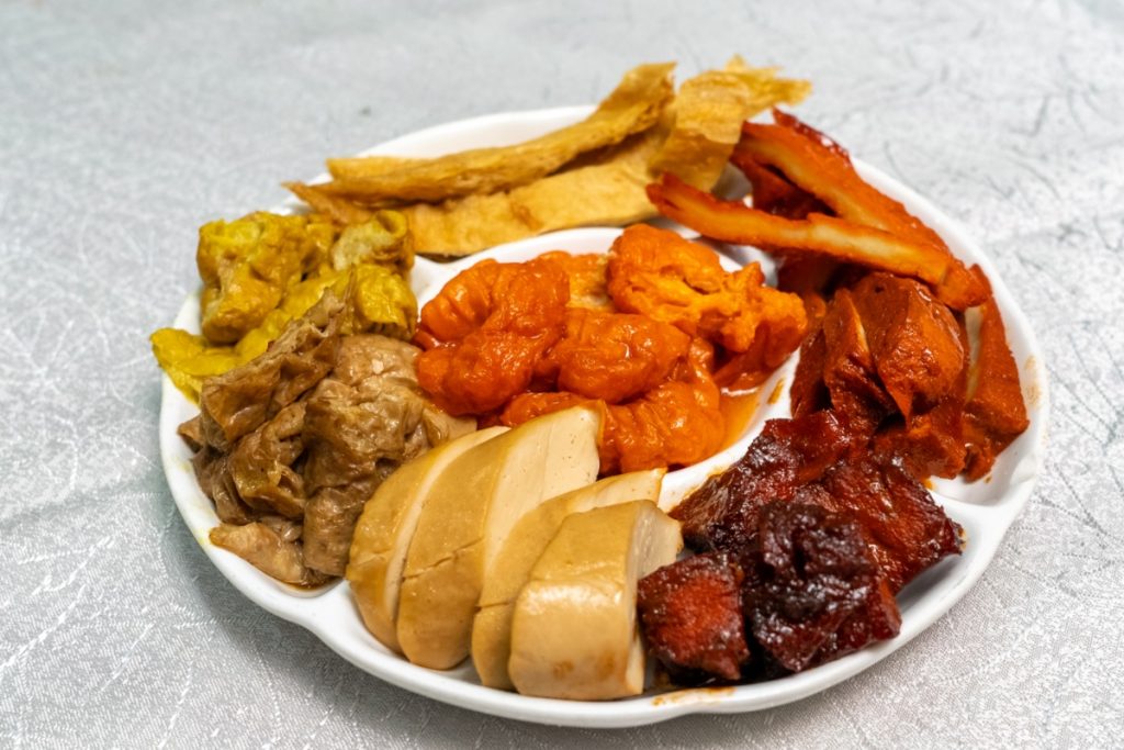 齋滷味拼盤無論用料及調味均一絲不苟,希望讓顧客吃得更健康。