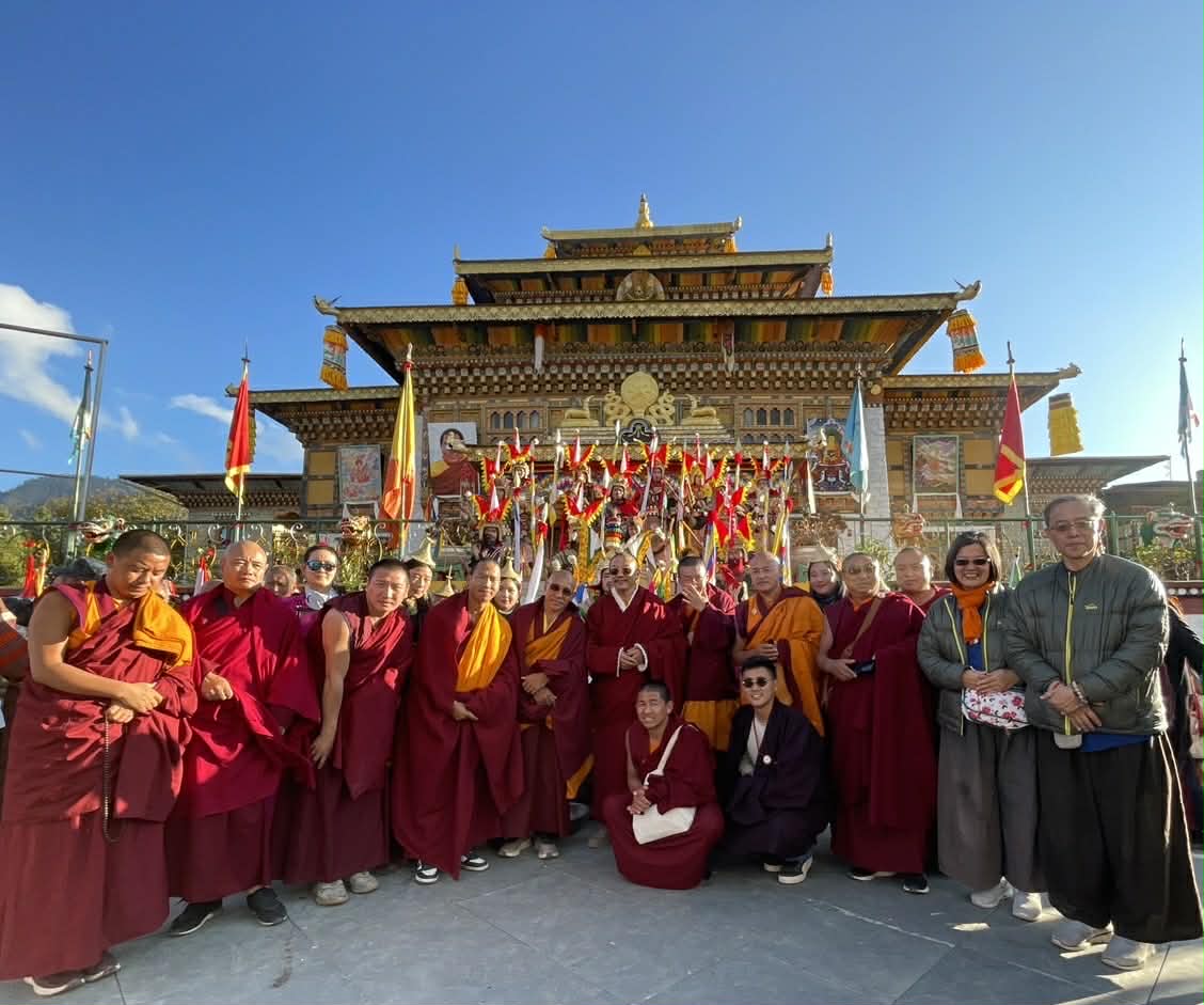 在喜馬拉雅升起的祈願:不丹全球和平祈福大會與佛法的溫柔力量 在喜馬拉雅升起的祈願:不丹全球和平祈福大會與佛法的溫柔力量