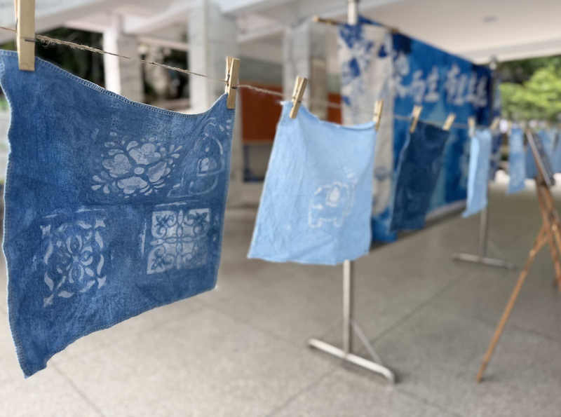 代表團成員與貴陽十七中同學一起參與文化活動，雙方都盡情投入。