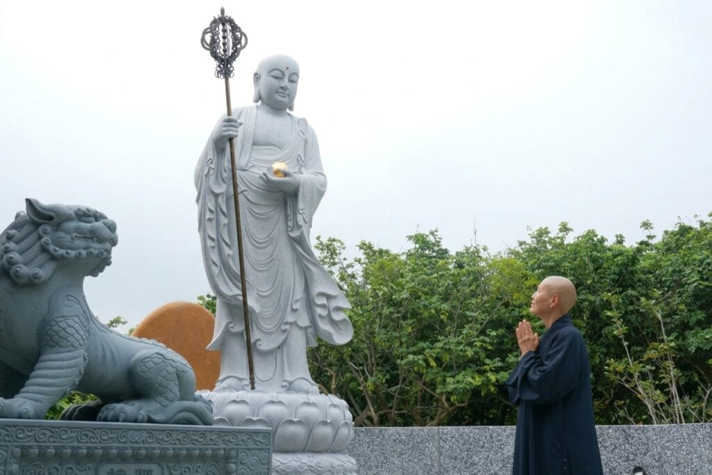 惟晟法師希望大眾仰望地藏菩薩聖像,能生起歡喜心,種下善根,大家同沾法益(圖:佛門網)。
