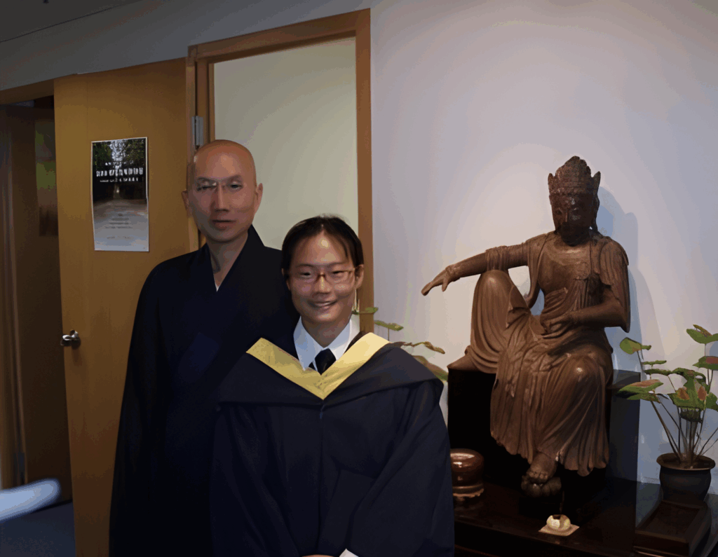 與衍空法師合影。